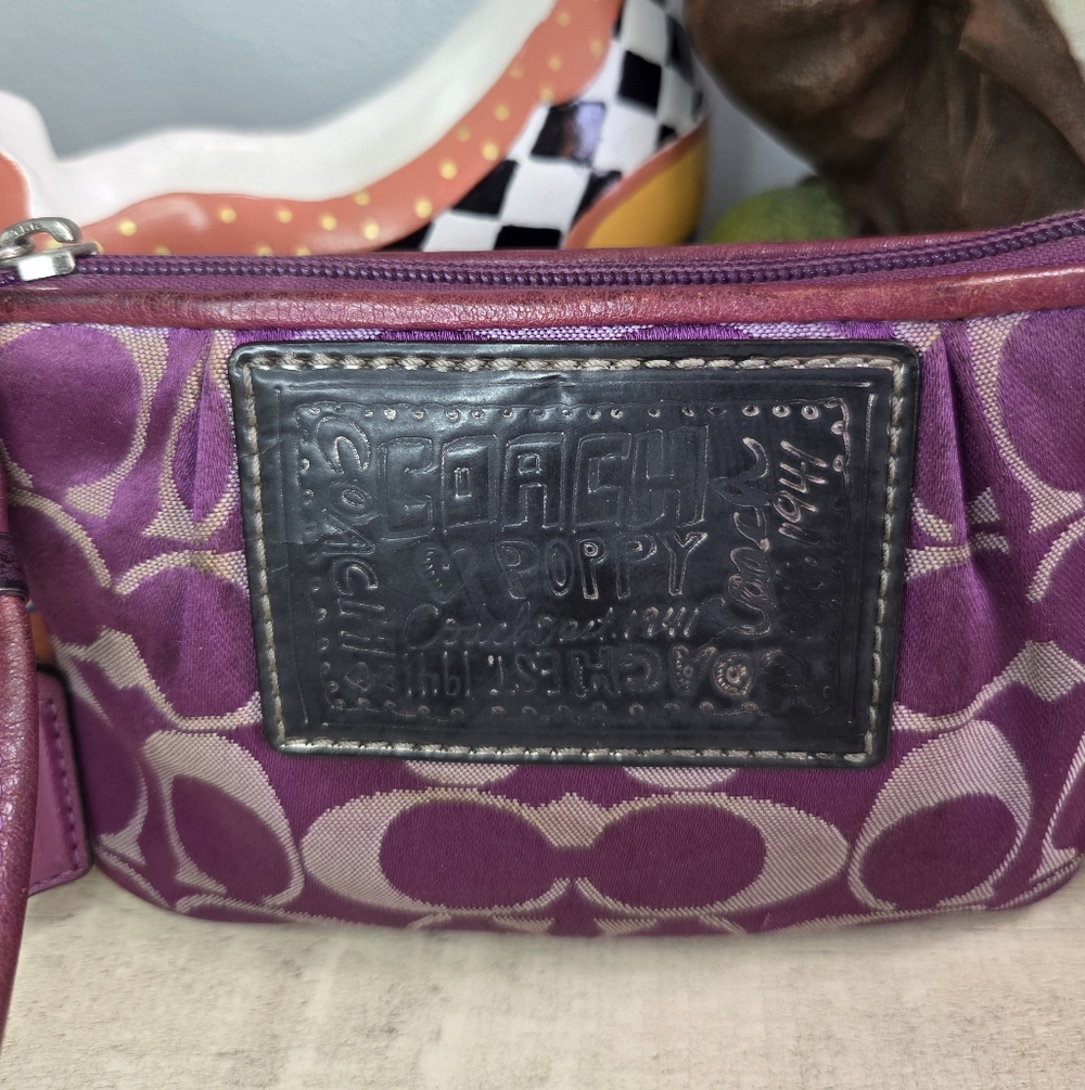 Coach Poppy Signature Wristlet, Purple, EUC - Picture 3 of 10
